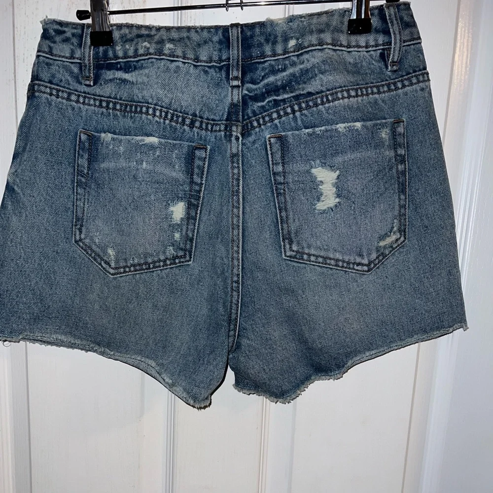William Rast - Denim Shorts - Sise 28 - Picture 2 of 4